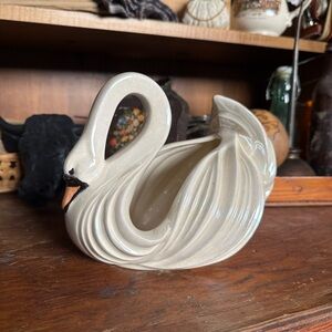 Vintage Cream Swan Planter